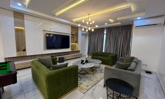 Igbobi Apartment | Lovely 3-bed With a Pool Next to Four Point