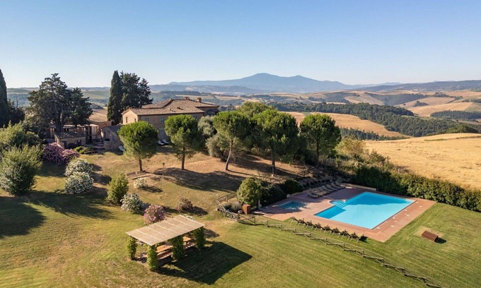 Bollano Villa | Lovely apartment in villa for 6 people with pool, WIFI, TV, terrace, pets allowed and panoramic ...