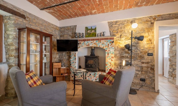 Monastero Bormida Apartment | Lovely apartment for 2 guests with WIFI, pool and TV