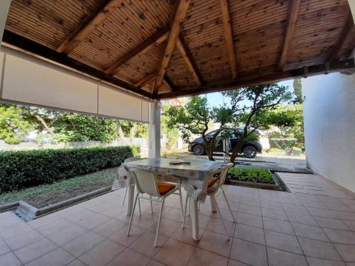 Krk Apartment | Lovely Apartment close to the Jezevac Beach