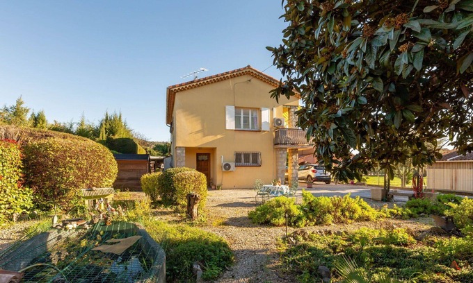 Pegomas Apartment | Lovely apartment for 4 people with A/C, WIFI, TV and balcony