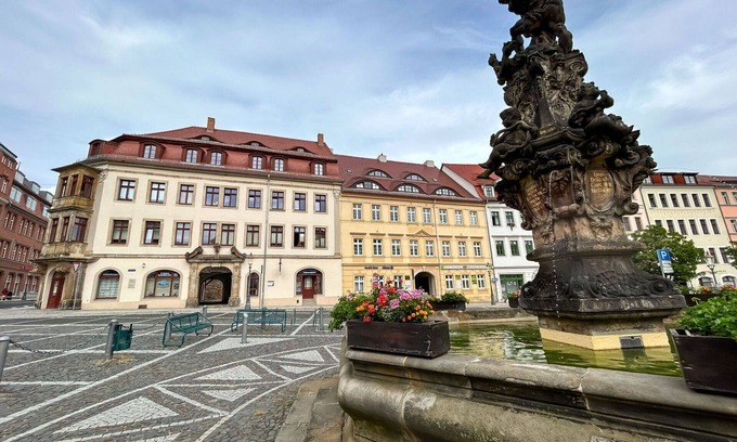 Zittau Apartment | Lovely apartment for 6 guests with WIFI, TV, patio and pets allowed