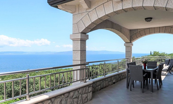 Ravni Apartment | Lovely apartment for 6 people with WIFI, A/C, TV and balcony