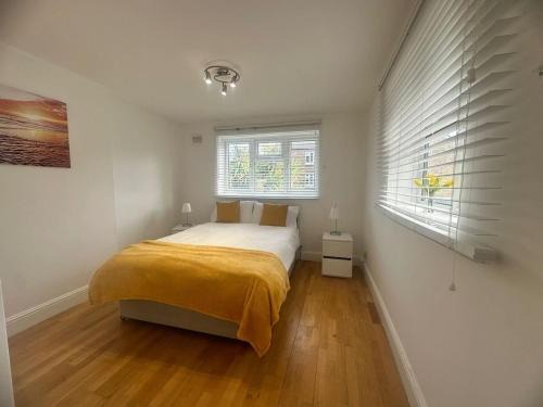 Deptford Apartment | Lovely Apartment Great Location!