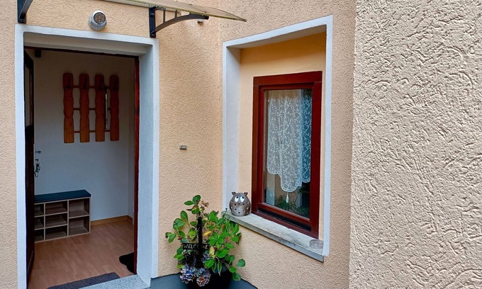 Rathmannsdorf Apartment | Lovely Apartment in Saxony with Terrace and Barbecue