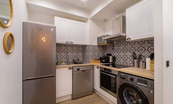 Cap-d'Antibes Apartment | Lovely flat for 6 in the heart of Antibes
