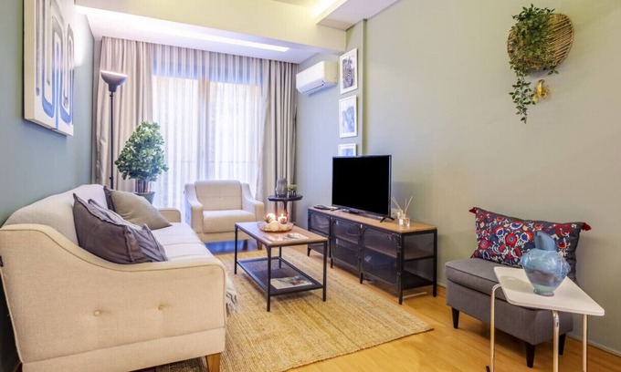 Osmanbey Apartment | Lovely Flat with Superb Location in Nisantasi