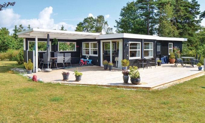 Øer Strand House | Lovely home in Ebeltoft with sauna