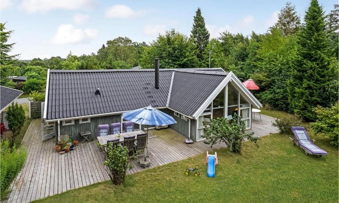 Tisvildeleje House | Lovely Home In Tisvildeleje With Wifi