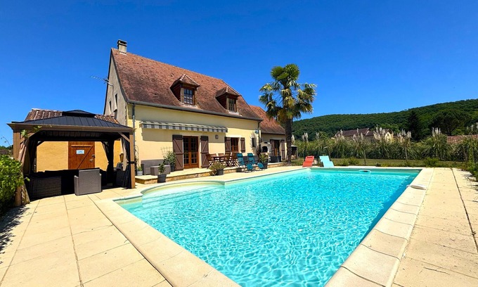 Vezac House | Lovely house with private pool and fenced garden in the heart of Black Périgord
