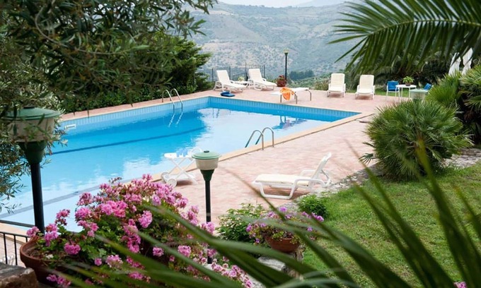 Collesano Villa | Lovely apartment in villa with WIFI, pool, A/C, TV, terrace and panoramic view, close to Cefalù