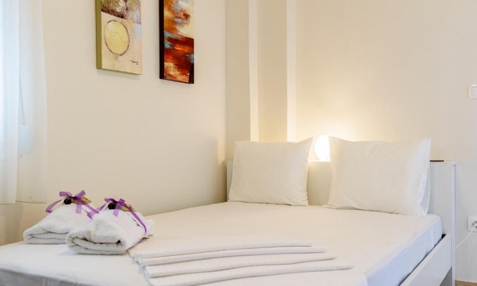 Ampelokipoi Apartment | Lovely Petit Apt in Athens