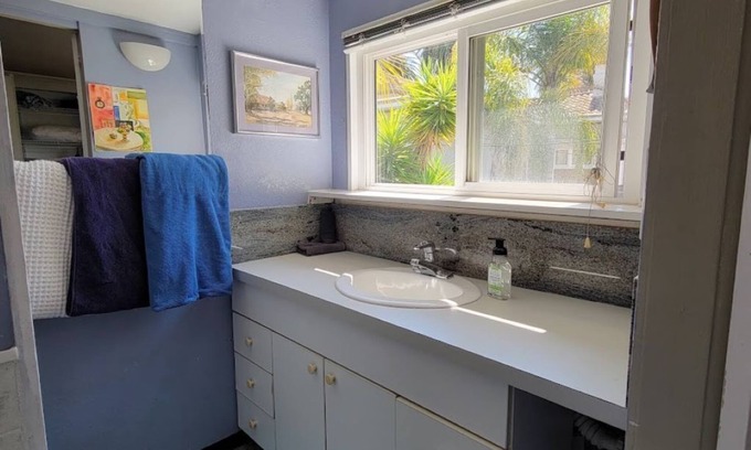Bella Vista Apartment | Lower apartment at 816 E 28th street.