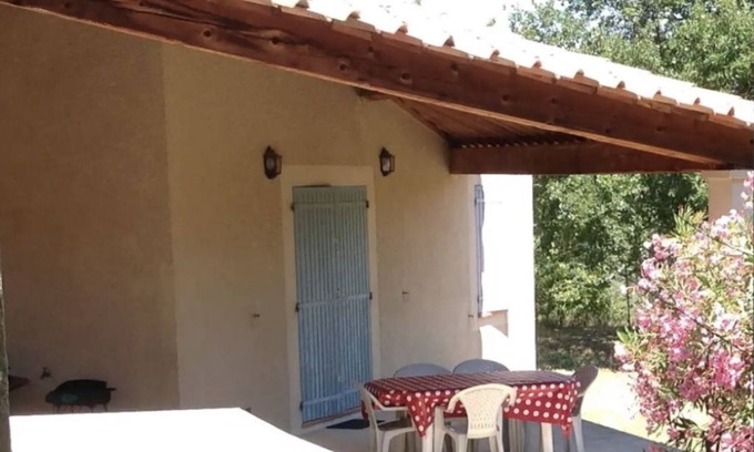 Menerbes House | Luberon - Vue Exceptionnelle - Location de Maisonnette 4 Personnes