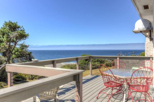 Gualala House | Lucky Ewe - Ocean View Retreat