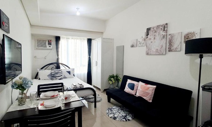 Legazpi Village Apartment | LukeatSkye Suite - The Beacon Makati