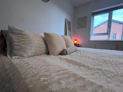 Levenshulme House | Lux 2 Bed Home in Manchester with Free Parking