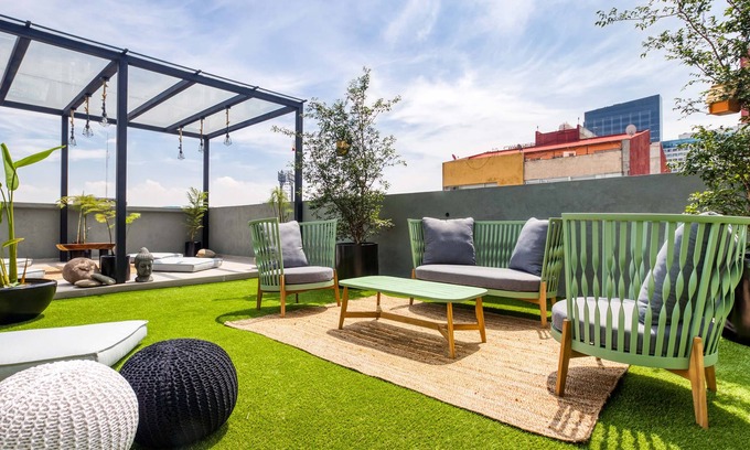 Granada Apartment | Lux 3BR Apt | 2 Cool Rooftops+FirePit+B/Center+Gym