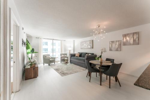 Brickell Apartment | Lux Brickell Bay Condo City Views & Prime Location