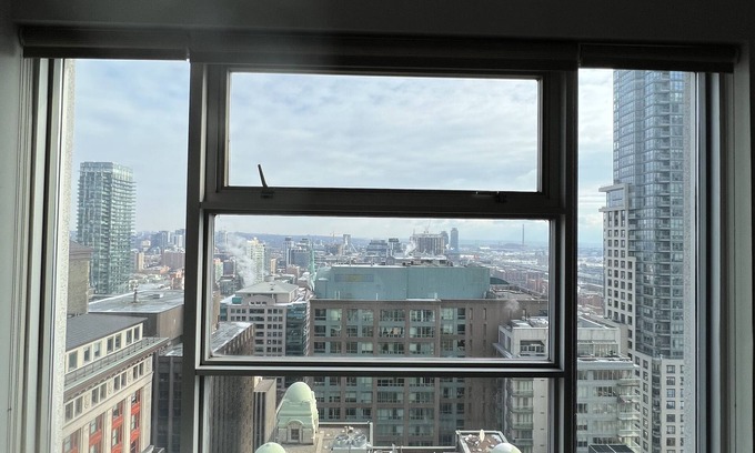 Financial District Condo | Lux Studio Suite In The Heart Of Downtown Toronto