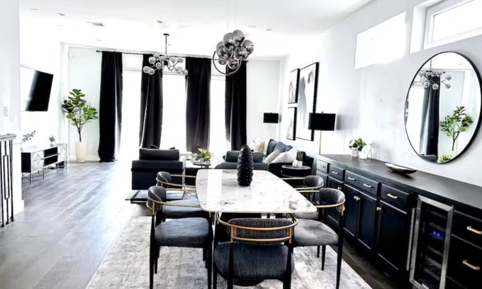 Shady Acres House | Luxe 3Bed Townhome in Heights with WiFi, Private Rooftop, Private Parking