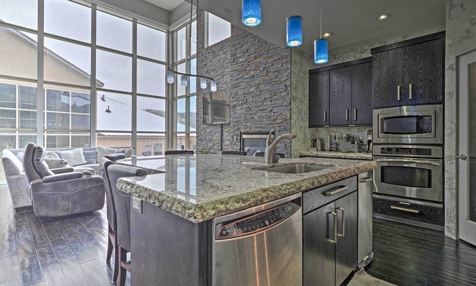 Brian Head Apartment | Luxe Brian Head Escape w/Hot Tub & Mtn Views