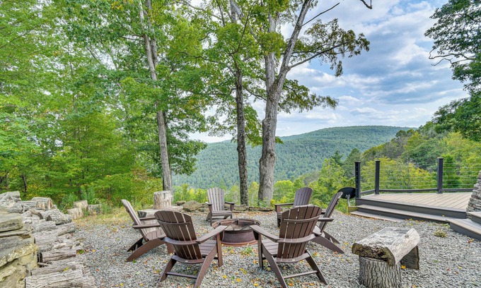 Cameron Cabin | Luxe Cabin Compound 4 Mi to Cameron State Forest!