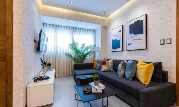 La Julia Apartment | Luxe Condo| Elegant | Pool |Gym|DownTown| Wifi
