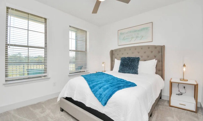 Spring Apartment | Luxe & Relaxing Gem ~ Pool &Gym~Long stays Welcome