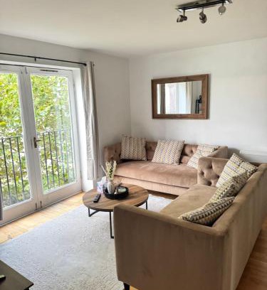 Woolwich Riverside Apartment | Luxe Riverside View Apt,London, 02 Arena and Parking and Long Stay