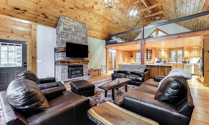 Waynesville Cabin | Luxe Smoky Mountains Cabin w/Hot Tub & Views!