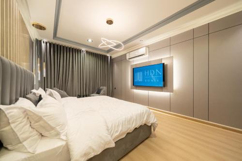 Riyadh Apartment | Luxuries Apt, Self-Entry, 65 4K TV Smart A2