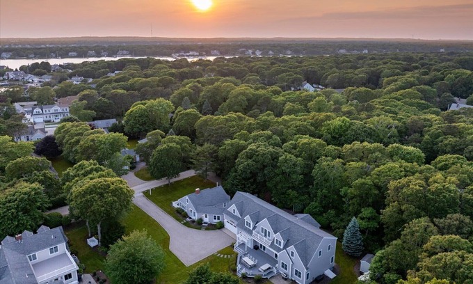 East Falmouth House | Luxurious 7-Bedroom Home near Ocean