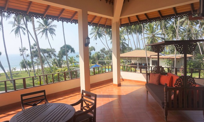 Ranna Villa | Luxurious beach villa with private pool and garden near Tangalle. 4 bedrooms