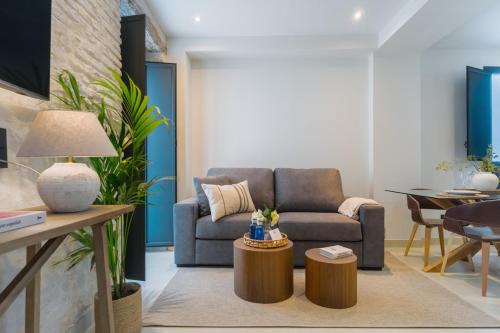San Bartolome Apartment | Luxurious Duplex 1Bd 1Bth over Casa Pilatos