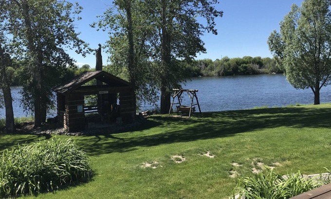 St. Anthony House | Luxurious Guest House on the Snake River