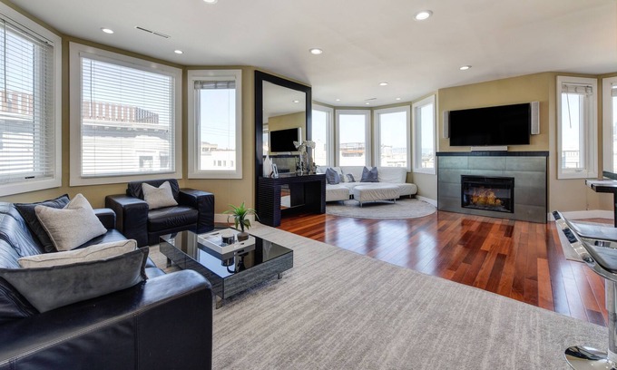 Nob Hill House | Luxurious & Modern Nob Hill Flat, Amazing Bay Views