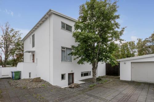Vesturbær Villa | Luxurious Private Villa