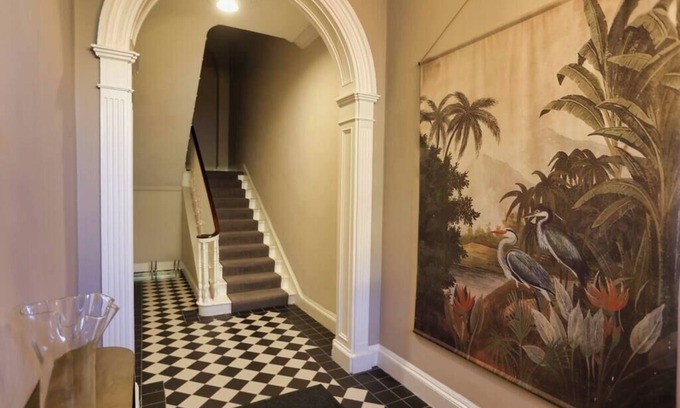 Portobello Apartment | Luxurious & Stylish Period Apartment, Dublin 2