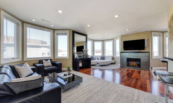Nob Hill Condo | Luxurious, Views, Modern, Nob Hill flat