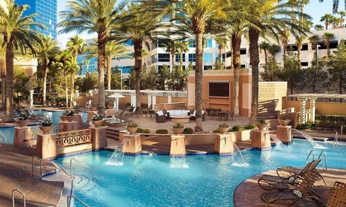 Las Vegas Apartment | Luxury 1 bedroom suite on the Strip for 4 people during the SUPERBOWL Las Vegas