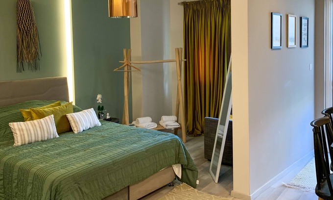 Patras Apartment | Luxury-1bed Apartment With Porch in Greece