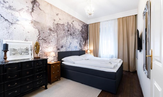 Funfhaus Apartment | Luxury 2 bedroom apartment with king-size beds