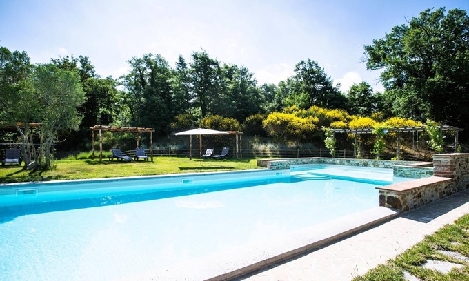 Trequanda Apartment | Luxury 2 Rooms Apt Pine in Siena Resort