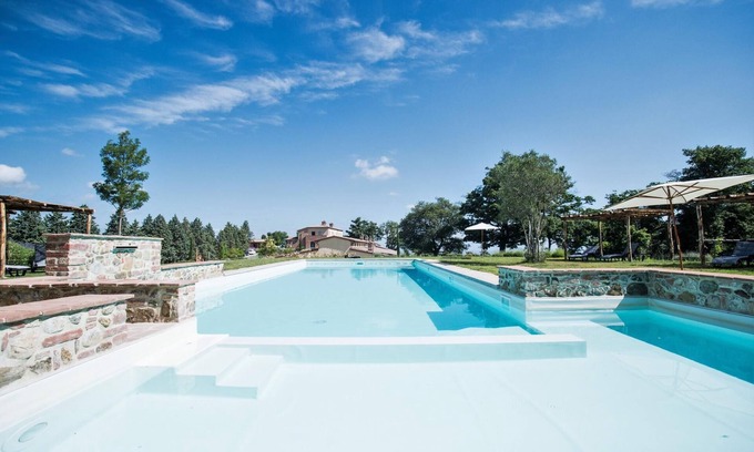 Trequanda Apartment | Luxury 2 Rooms Apt Rosemary in Siena Resort