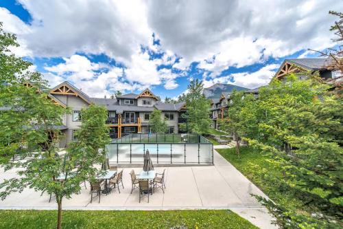 Copperstone Resort Apartment | Luxury 2BR Condo Near Banff & Canmore, Mountain Escape