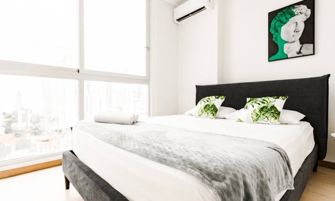 Tumba Vieja Apartment | Luxury 3 Bedroom Cityview apt parkingandbalcony