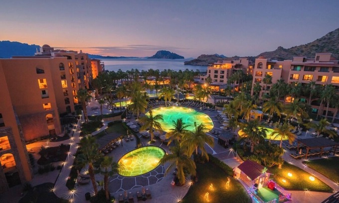 Loreto Apartment | Luxury 3BR Penthouse in Loreto with Breathtaking Golf & Ocean Views