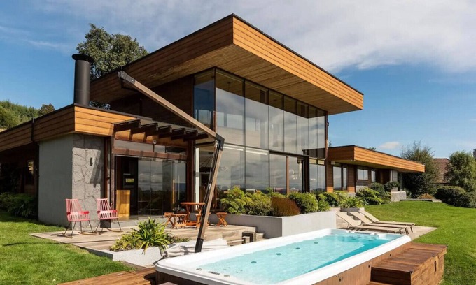 Villarrica House | Luxury Altamira House - BBQ Jacuzzi Pool Wifi