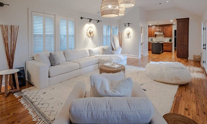 Westfield Apartment | Luxury Apt by Zilker - Pro Kitchen, W/D, Parking